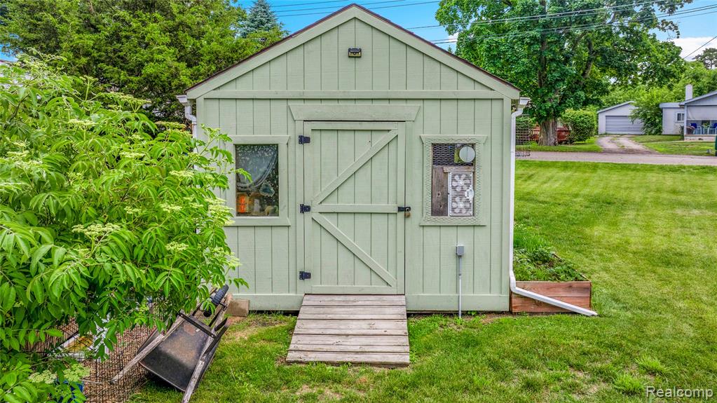8320 Lagoon Street, Commerce Twp, MI 48382 — Photo 8