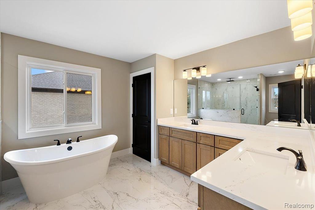 50998 MISTWOOD Drive, Macomb, MI 48042 — Photo 51