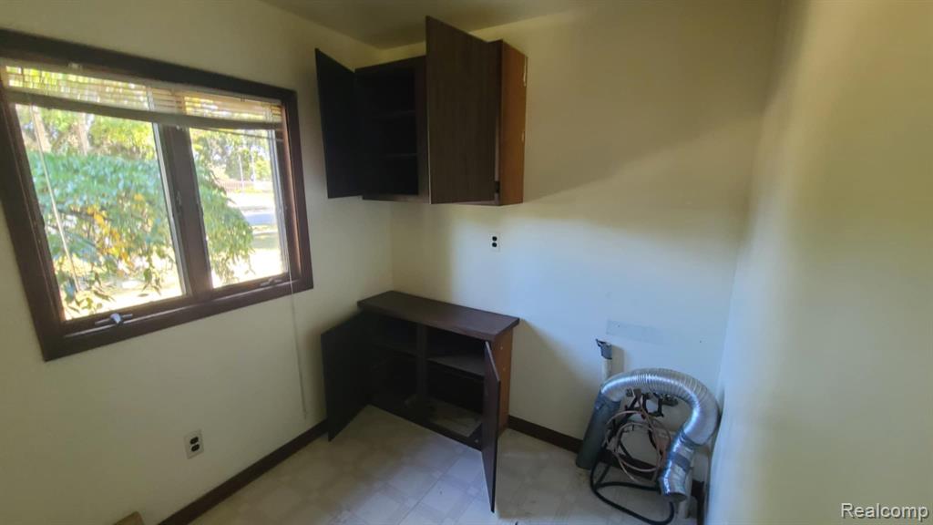 20688 Woodland Street, Harper Woods, MI 48225 — Photo 12