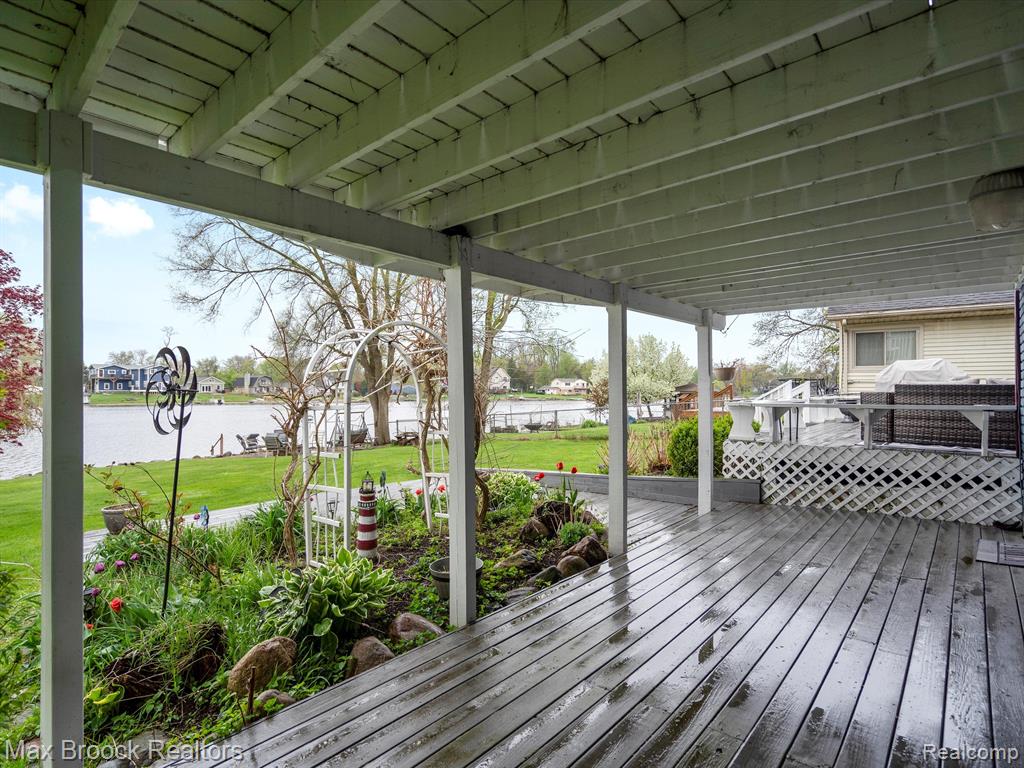 9431 MANDON Road, White Lake, MI — Photo 33