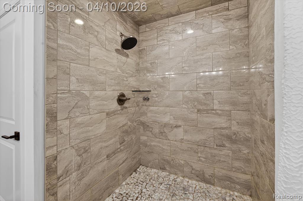 2136 Rolling Hills Drive, Holly, MI 48442 — Photo 29