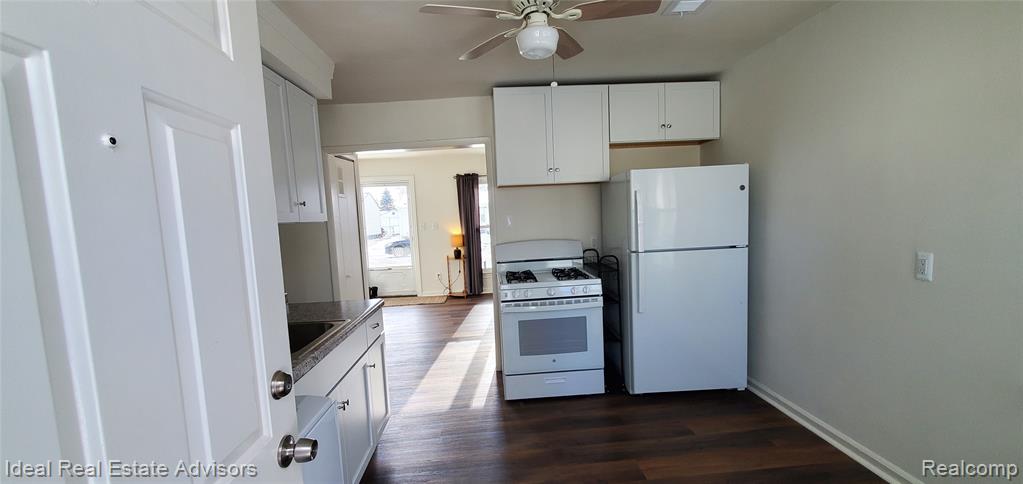 545 E Dallas Avenue, Madison Heights, MI 48071 — Photo 10