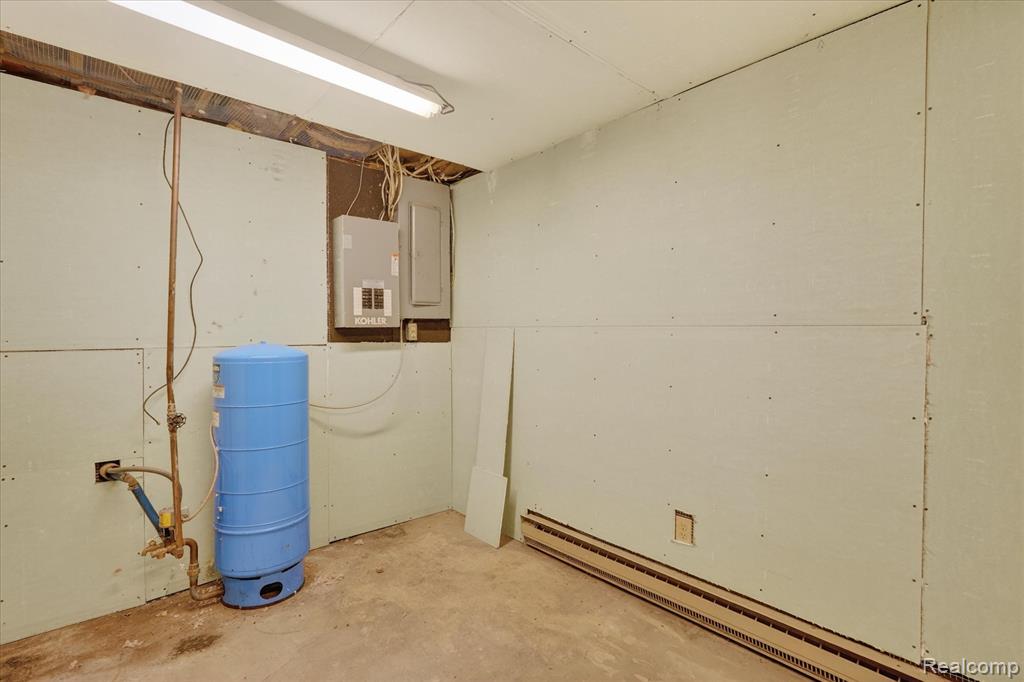 992 W Bennington Road, Owosso, MI 48867 — Photo 37