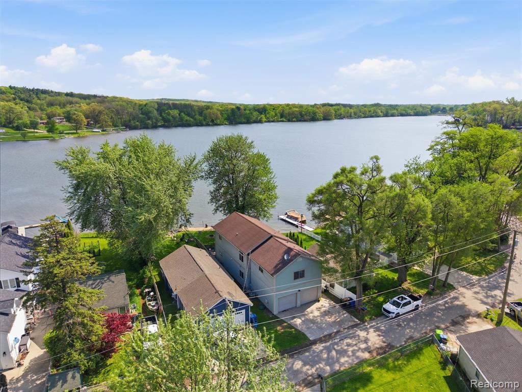 8868 Tackles Drive, White Lake, MI — Photo 44