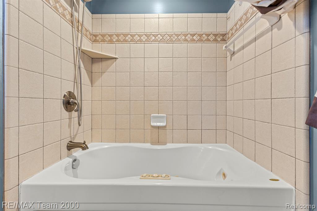 835 S Silvery Lane, Dearborn, MI 48124 — Photo 26