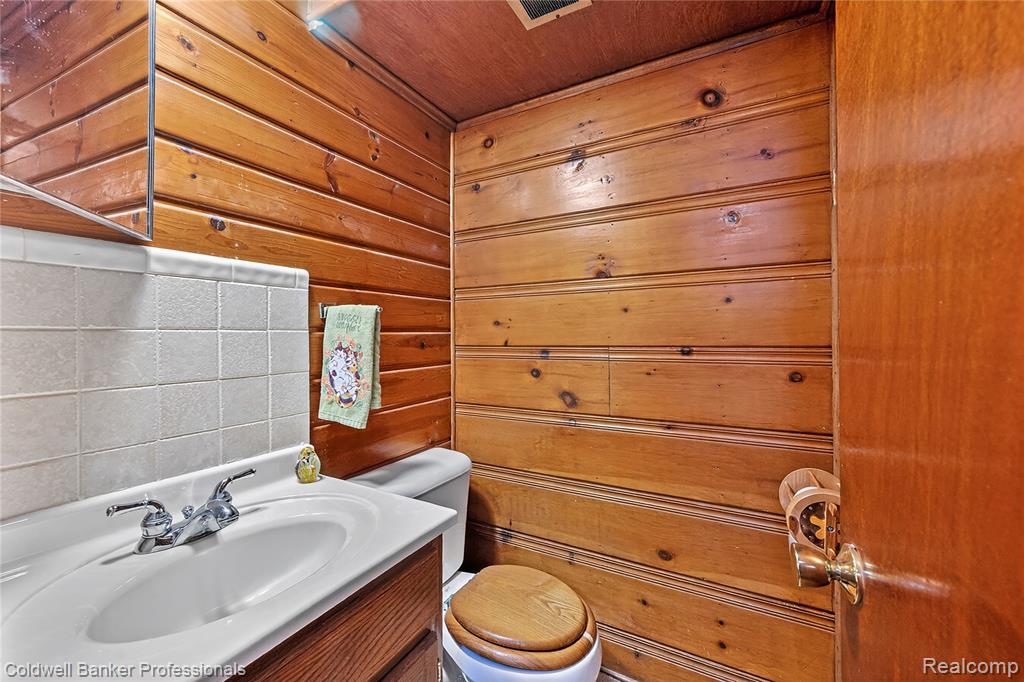 2556 N Williams Lake Rd. Road, Waterford, MI 48327 — Photo 20