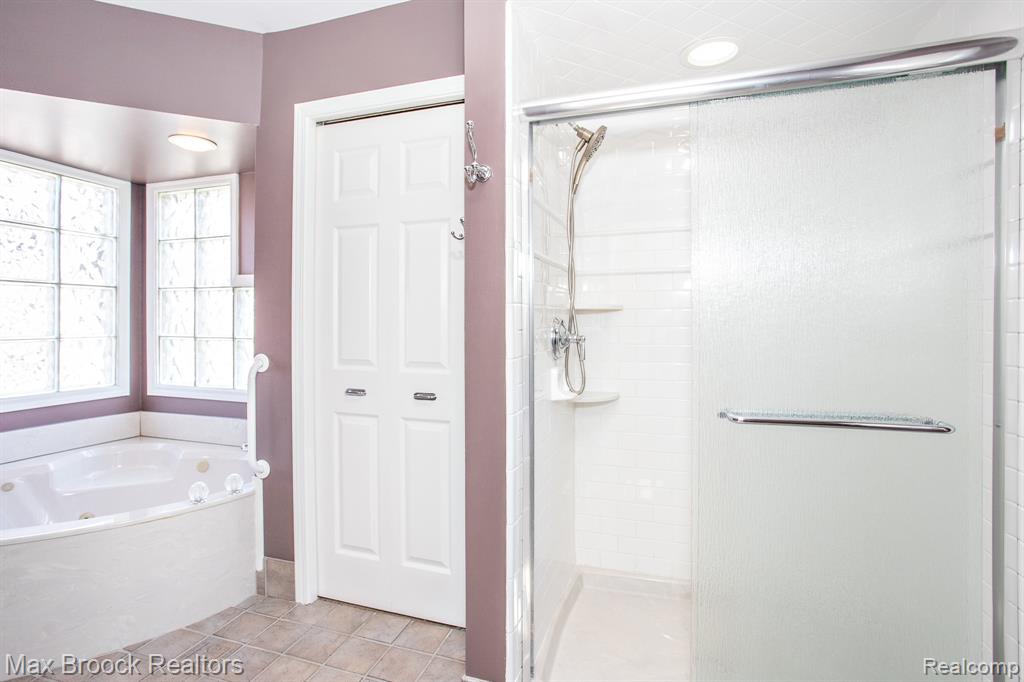26614 Humber Street, Huntington Woods, MI — Photo 33