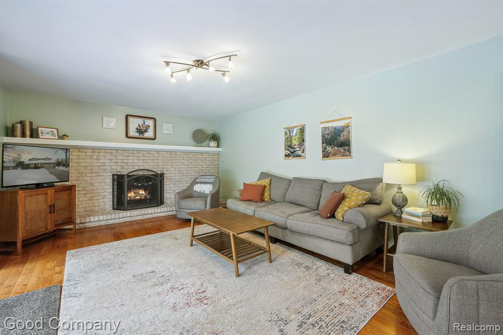 3370 INDIANDALE Drive, Orchard Lake Village, MI 48324 — Photo 11