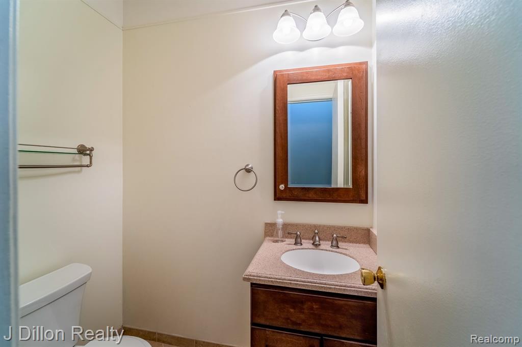 42807 SAXONY Road, Canton, MI 48187 — Photo 28