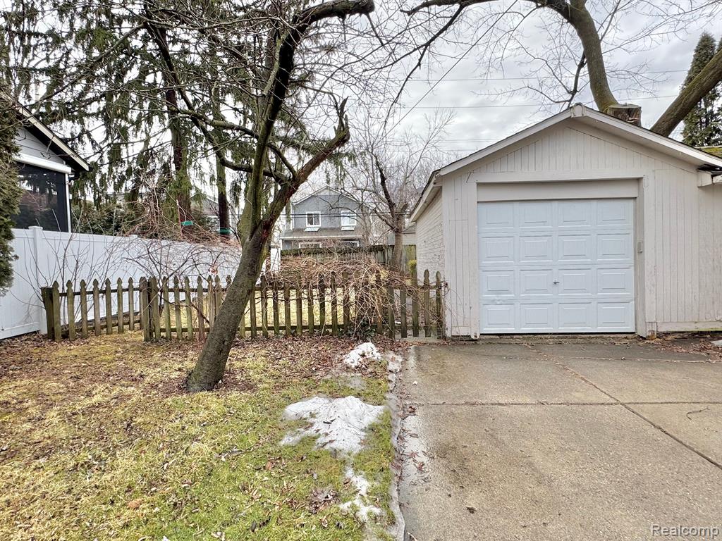 708 DAVIS Avenue, Birmingham, MI 48009 — Photo 15