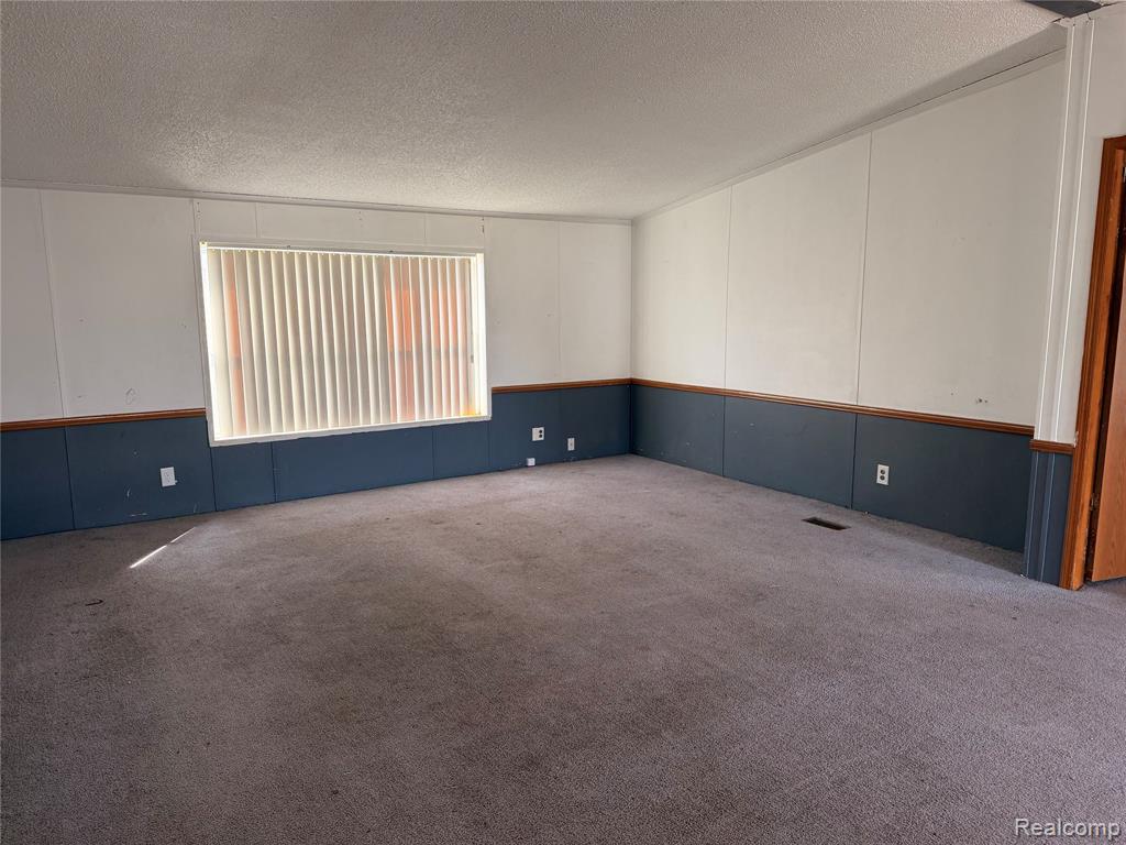 7065 El paso Boulevard, Romulus, MI 48174 — Photo 11