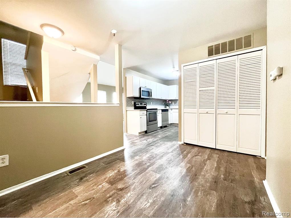 15650 Stone Crossing Drive, Southfield, MI 48075 — Photo 11