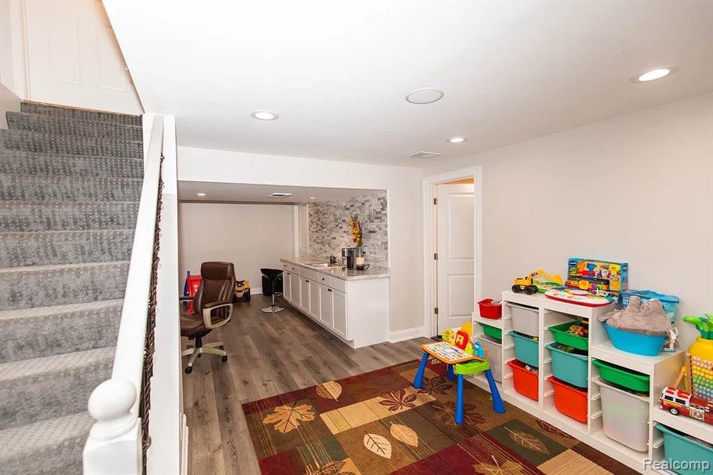 51123 Brompton, Novi, MI — Photo 13