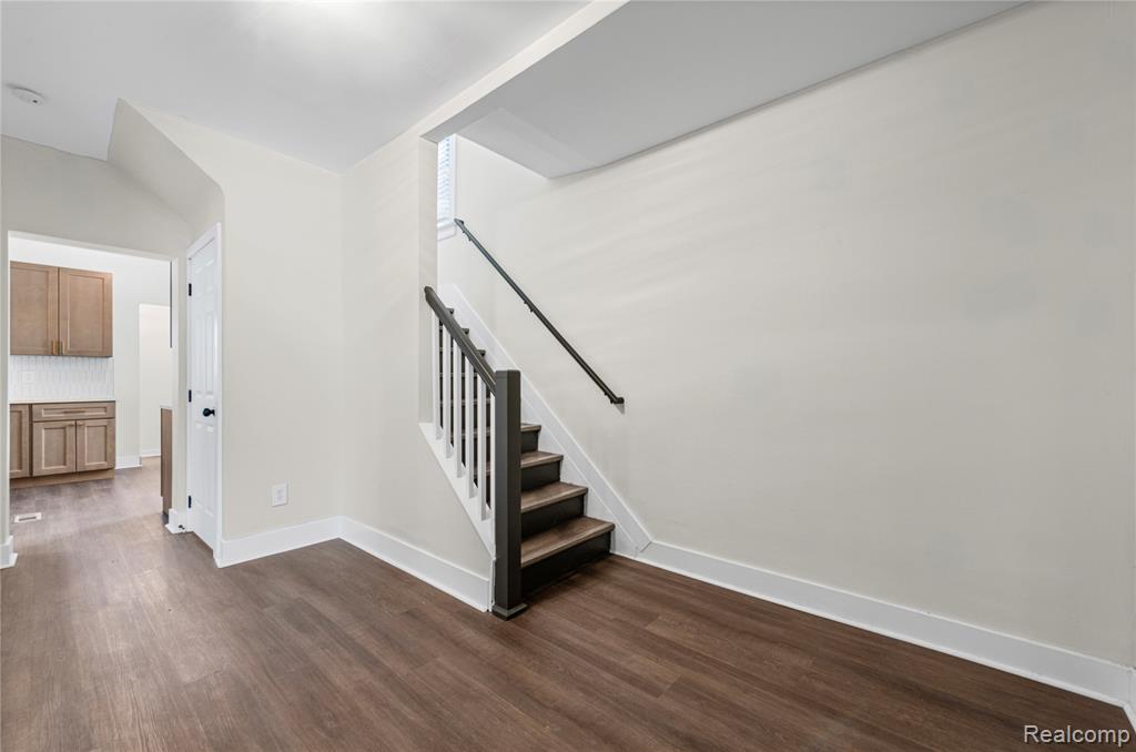 8103 E Canfield Street, Detroit, MI 48214 — Photo 10