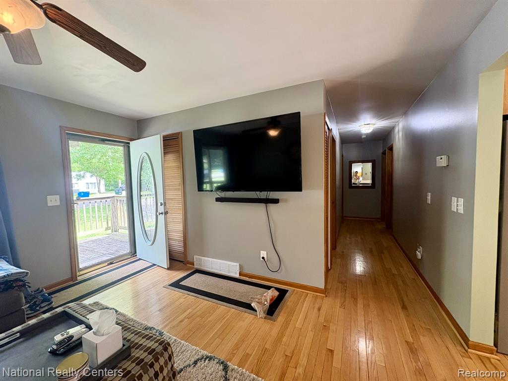 5611 Blackmoor Street, Commerce Twp, MI 48382 — Photo 6