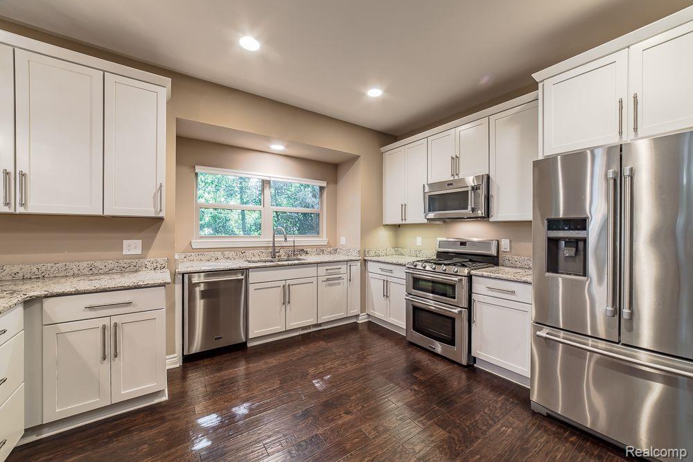 9546 KINGSWAY Circle, Clarkston, MI 48348 — Photo 21