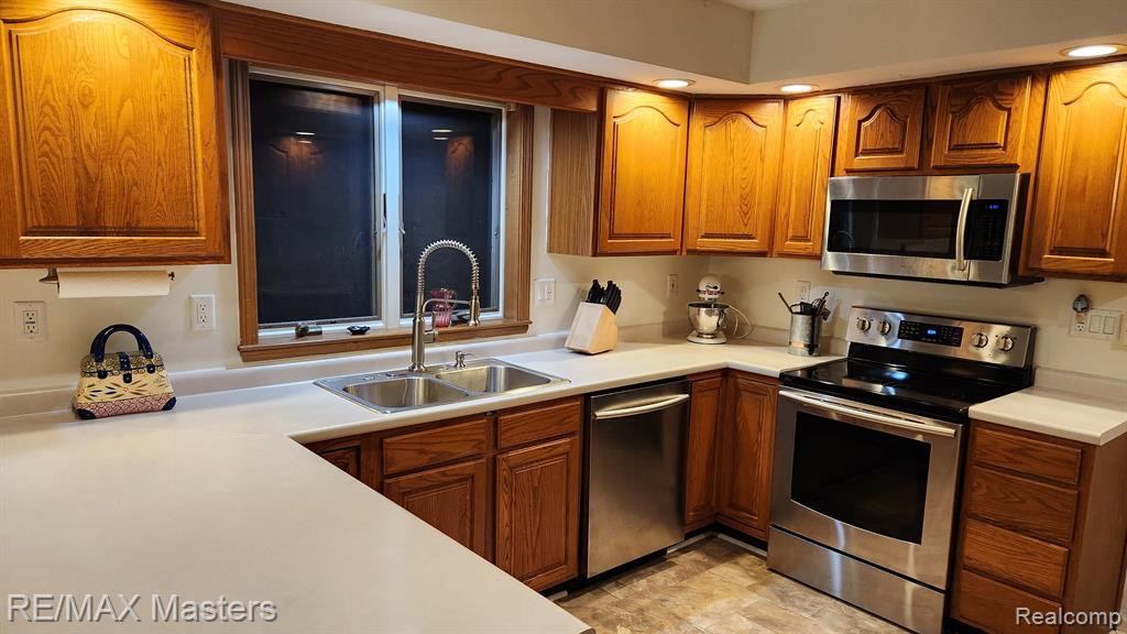 5418 LABO Road, South Rockwood, MI — Photo 5