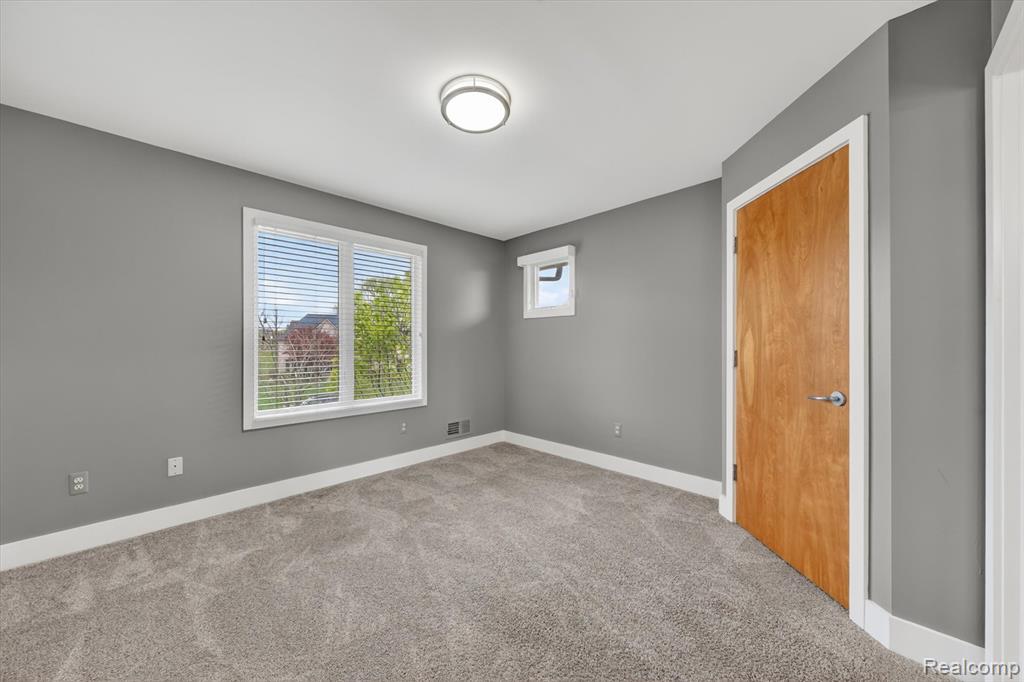 4176 Oak Tree Circle, Rochester, MI 48306 — Photo 27