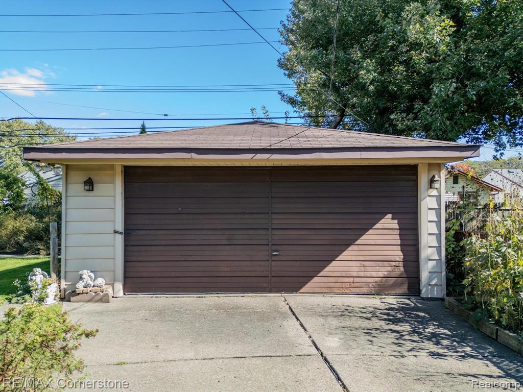 500 N LEONA Avenue, Garden City, MI — Photo 31