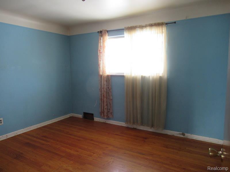 17729 Collinson Avenue, Eastpointe, MI 48021 — Photo 9