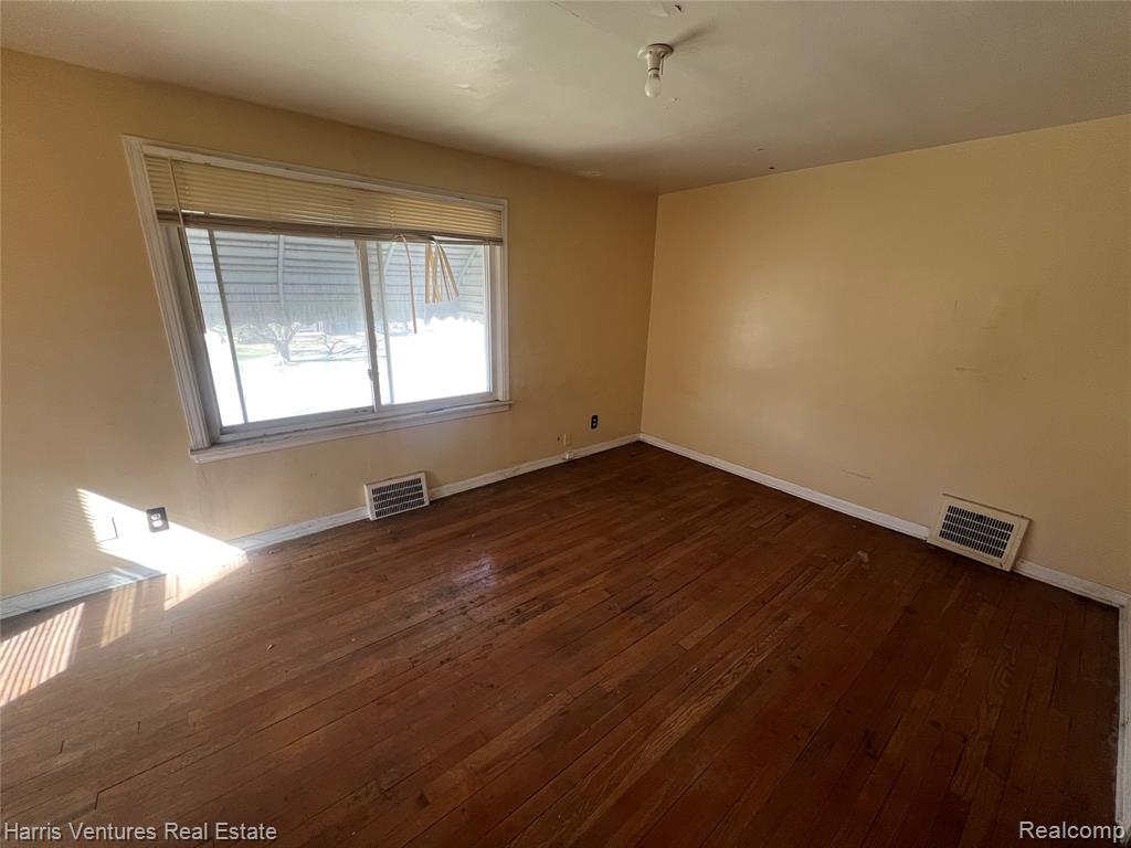 15732-34 Meyers Road, Detroit, MI 48227 — Photo 12
