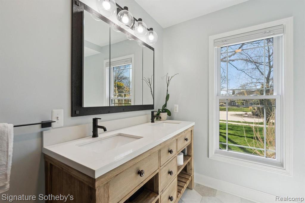 5896 HUNTERS GATE Drive, Troy, MI 48098 — Photo 24