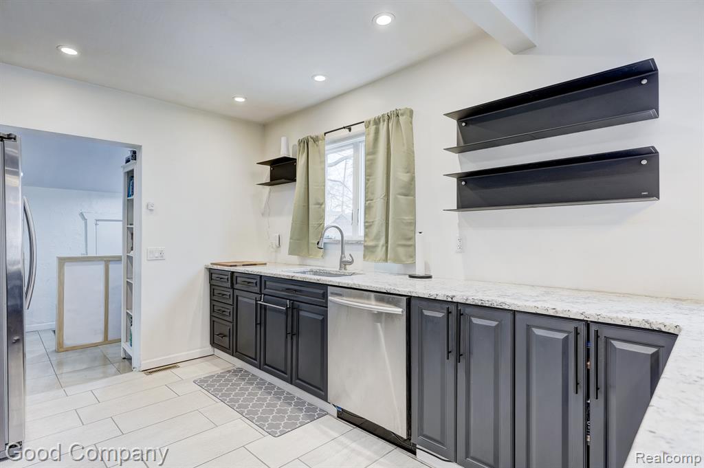 564 E Lewiston Avenue, Ferndale, MI 48220 — Photo 11