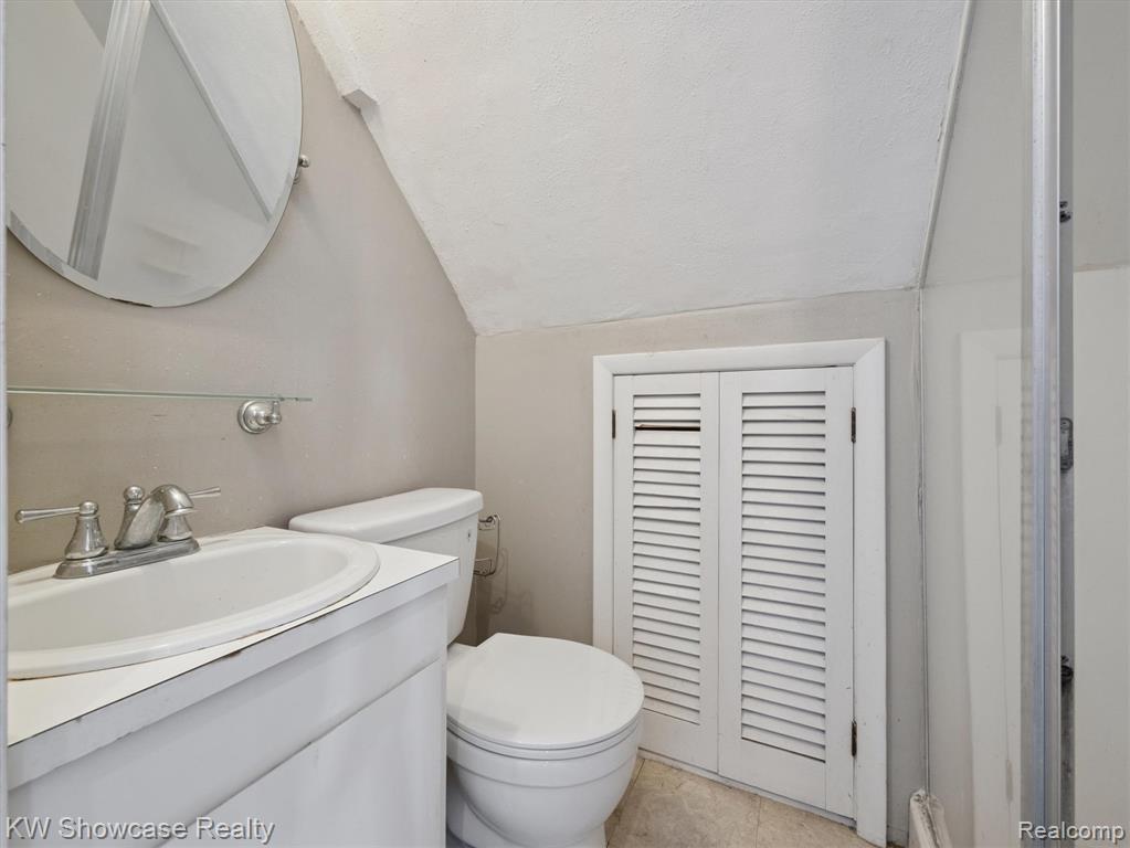 688 Wolverine Drive, Walled Lake, MI 48390 — Photo 38