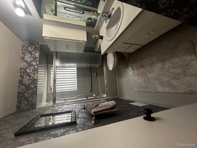 5918 N Lafayette Avenue, Dearborn Heights, MI 48127 — Photo 11
