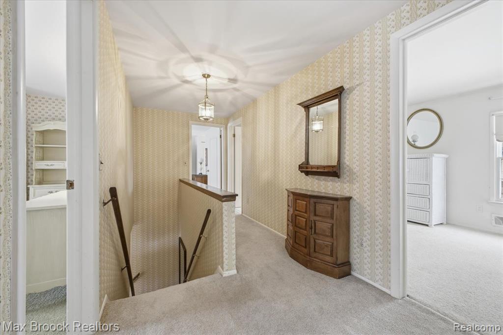 5956 Pinecroft Drive, West Bloomfield, MI — Photo 22