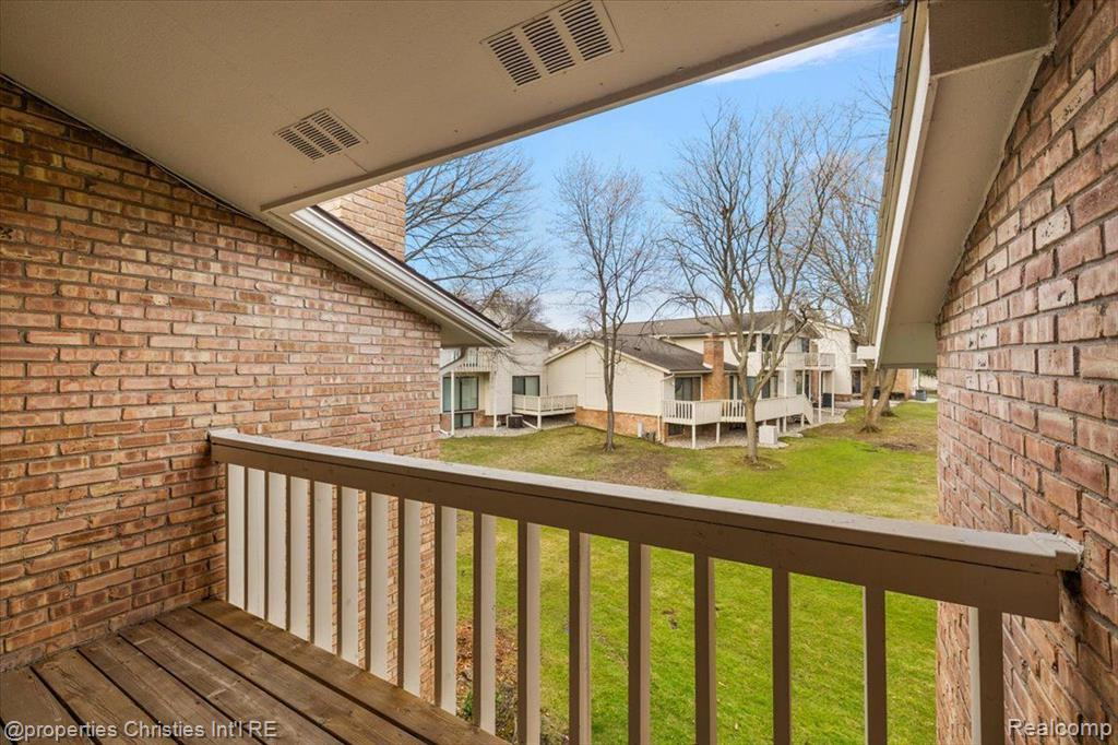 7036 Bridge Way, West Bloomfield, MI — Photo 52