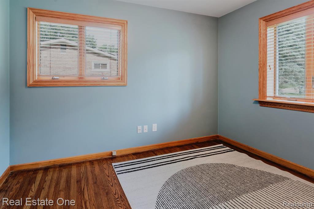 454 Lesdale Drive, Troy, MI 48085 — Photo 19