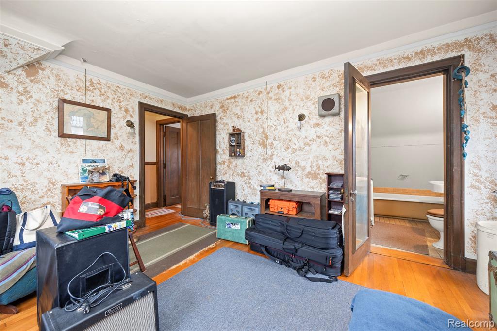 2475 Iroquois Street, Detroit, MI 48214 — Photo 73