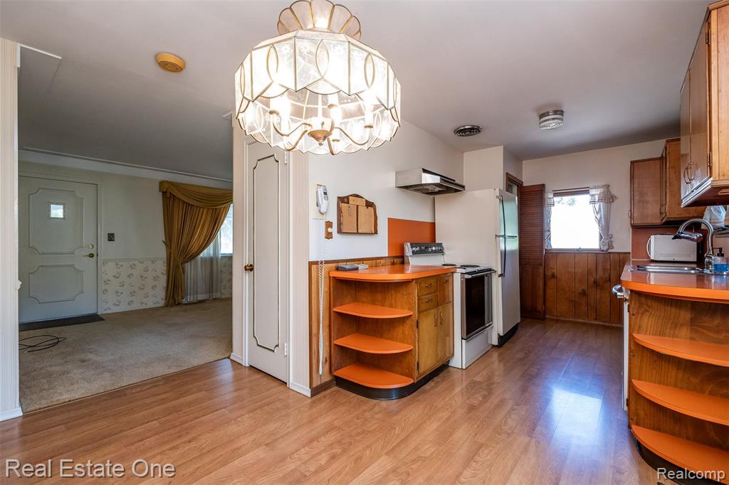 4217 Carmanwood Drive, Flint, MI 48507 — Photo 10