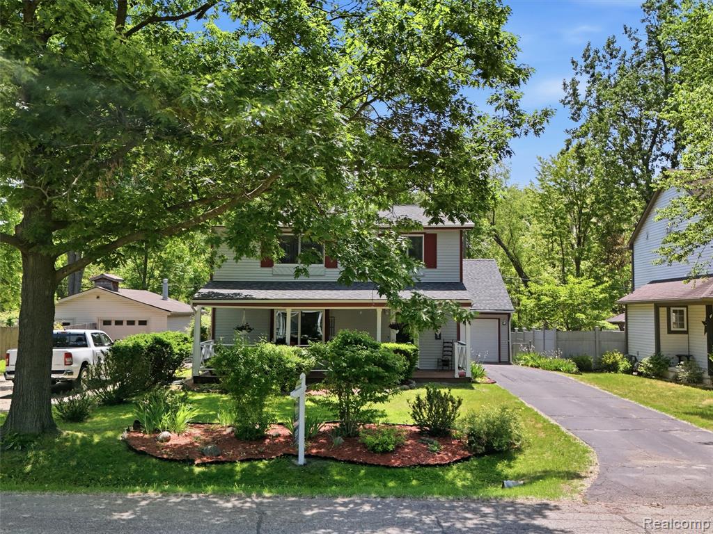 5565 Crescent Road, Waterford, MI 48327 — Photo 33