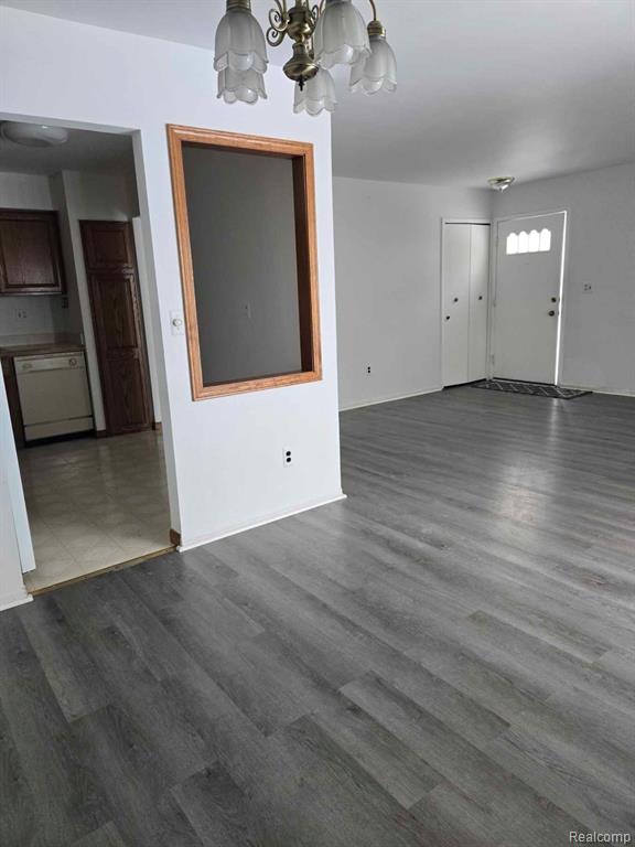8338 E HICKORY Drive, Sterling Heights, MI 48312 — Photo 3
