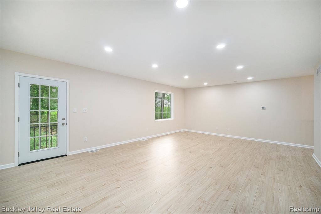 10303 Nine Mile Road, Whitmore Lake, MI 48189 — Photo 4