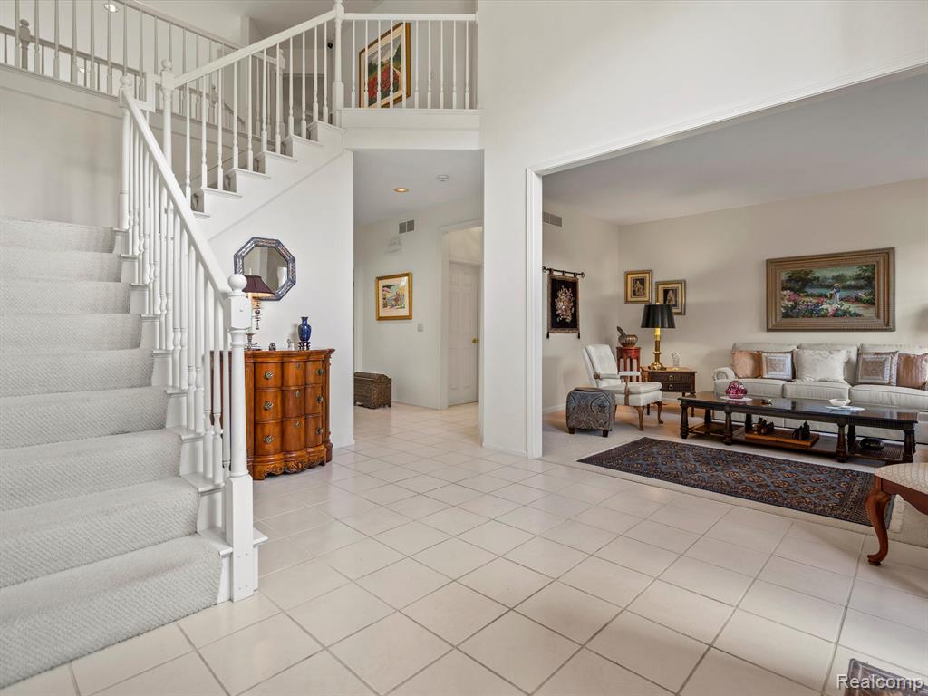 6671 CHELSEA, West Bloomfield, MI — Photo 4