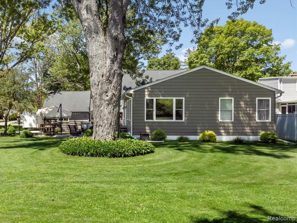 832 N 9th Street, St. Clair, MI 48079 — Photo 34