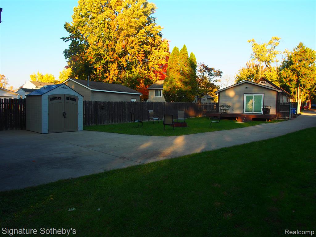 443 MARION Avenue, Waterford, MI 48328 — Photo 4