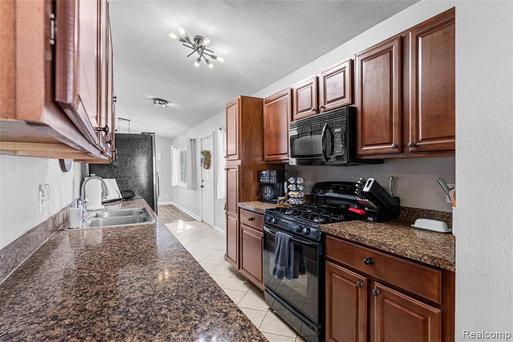 6311 Sidney Street, Brighton, MI 48116 — Photo 13