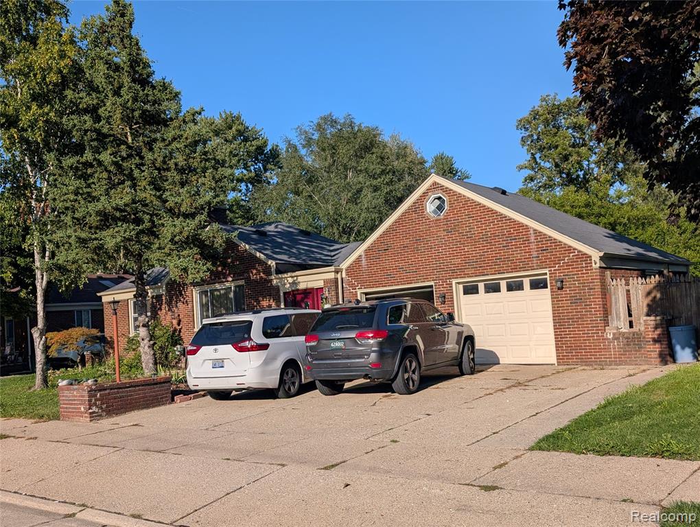 28212 Shock Street, Saint Clair Shores, MI 48081
