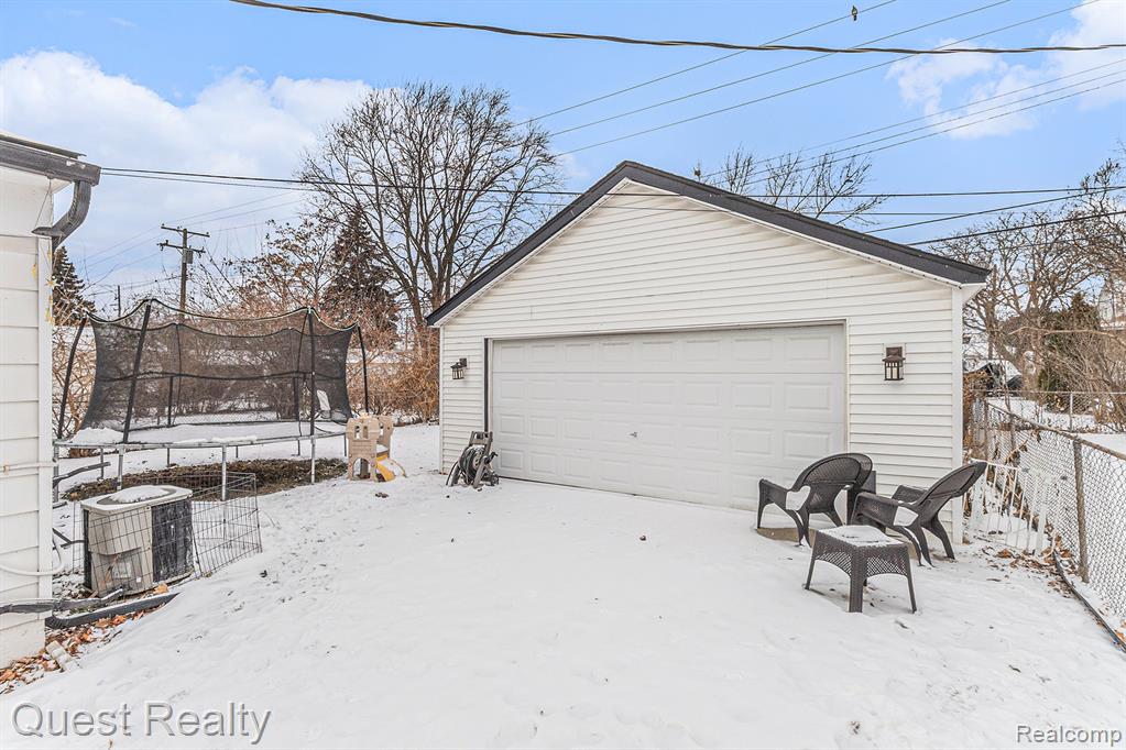 7261 Voerner Avenue, Center Line, MI 48015 — Photo 18
