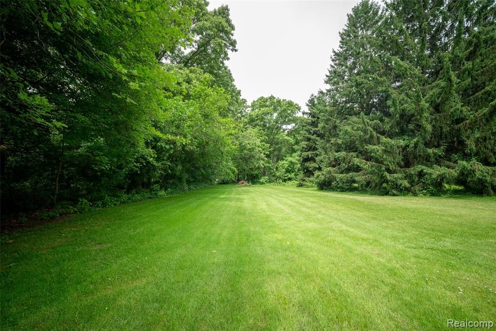 9404 River Road, Algonac, MI 48001 — Photo 32