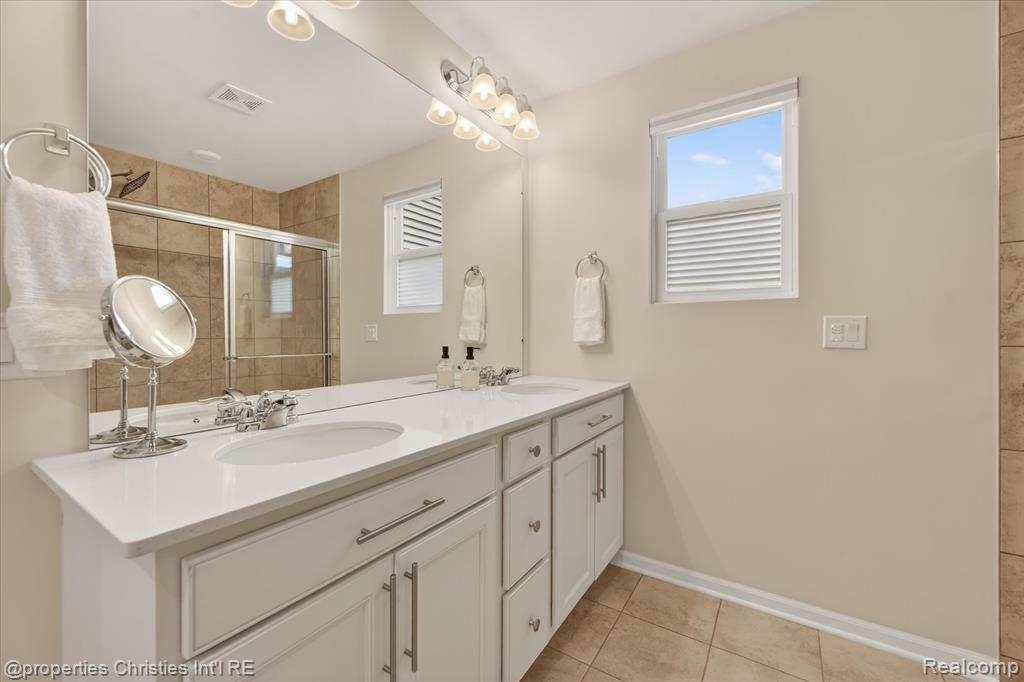 4041 Nottingham Circle, Clarkston, MI, 00000