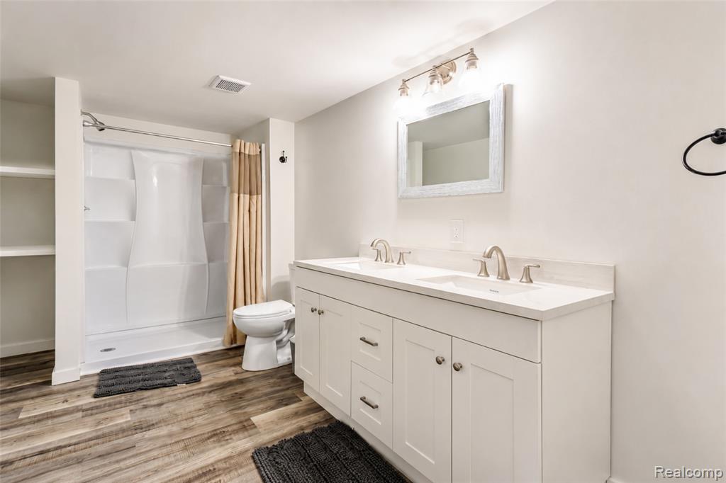354 Findley Circle, Lake Orion, MI — Photo 61