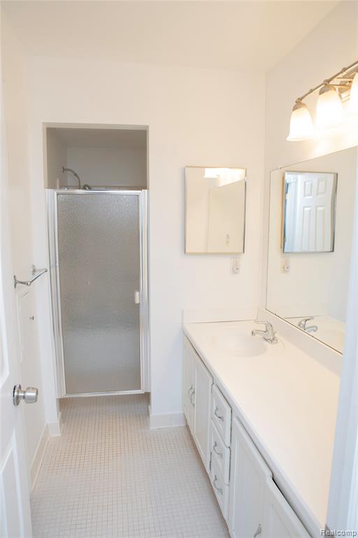 21664 Hall Road, Woodhaven, MI 48183 — Photo 25