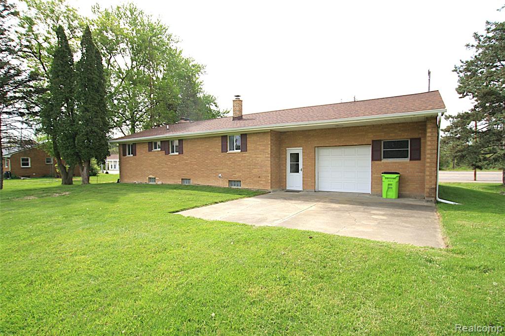 5404 Miller Road, Swartz Creek, MI 48473 — Photo 3
