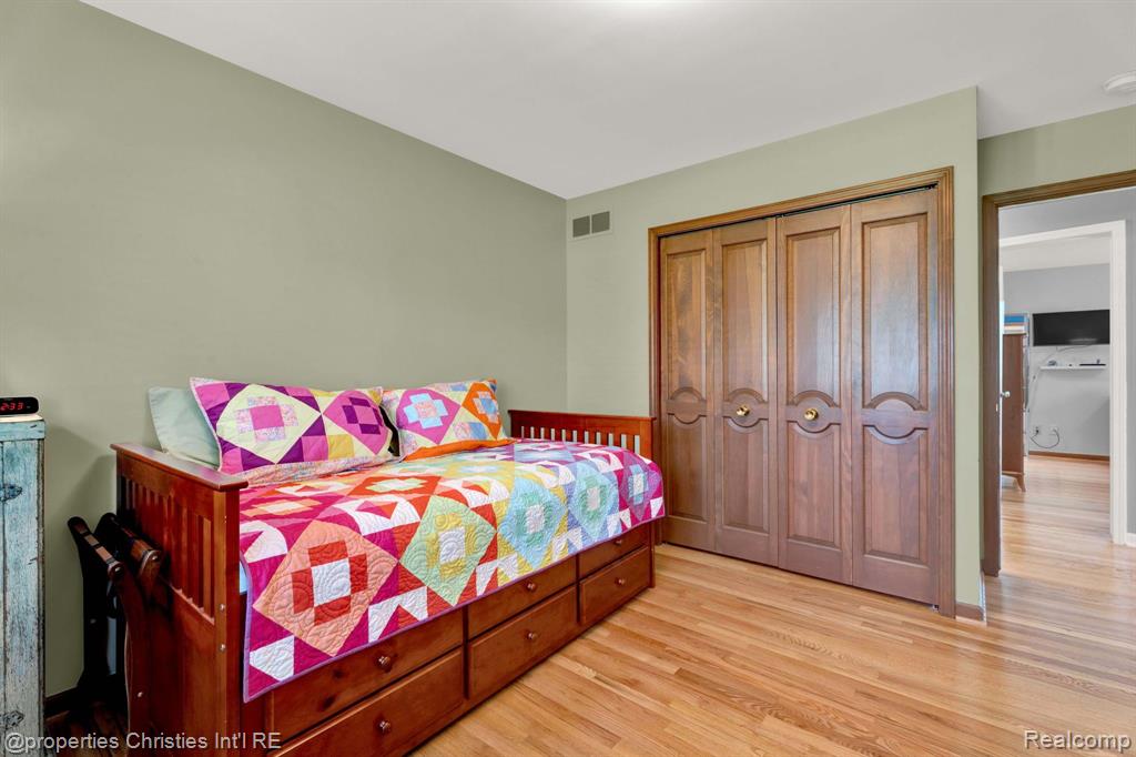 5753 CHERRY CREST Drive, West Bloomfield, MI — Photo 24