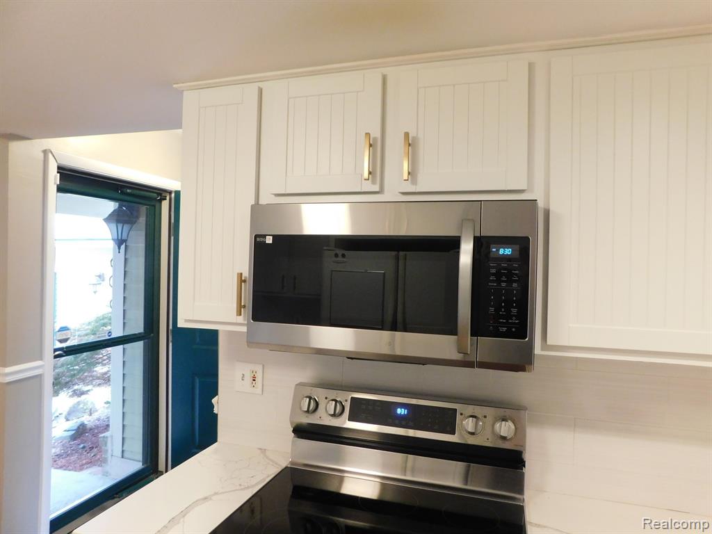 5606 DRAKE HOLLOW Drive W, West Bloomfield, MI — Photo 29